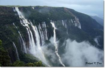 1 NIGHT 2 DAYS CHERRAPUNJEE & KRANG SHURI TOUR